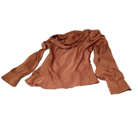 ASTR The Label Blouse Off Shoulder Asymmetrical Top Satin Women's Size Small - Picture 2 of 5